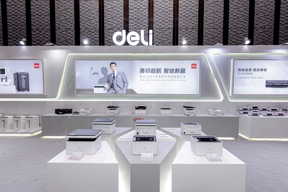 2-新品推荐会产品陈列.png