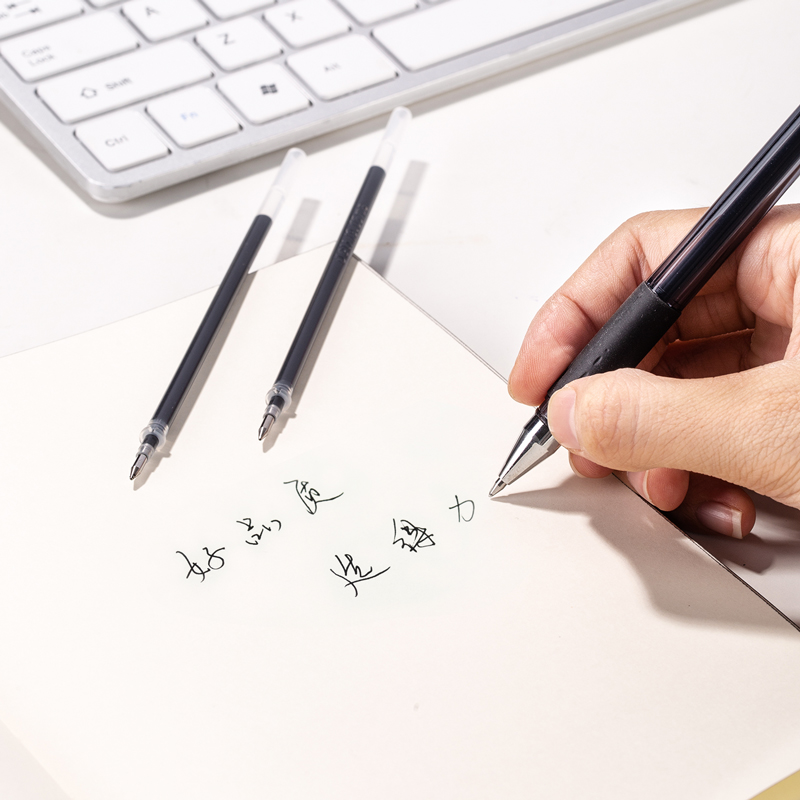 纵横33402中性笔芯0.5子弹头(黑)(20支/桶)